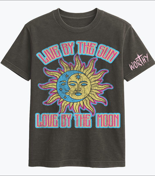 “Graphic Tee round neck – Love by the Sun, Live by the Moon”